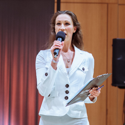 Catriona Wiles : Emcee